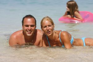 13-08-2006 SHOWBIZZ; FRANS BAUER EN FAMILIE OP VAKANTIE IN SPANJE. Frans_ Mariska en de kinderen waren heerlijk op vakantie op de Canarische Eilanden. Na een zeer drukke periode voor Frans was het tijd om te genieten van zijn gezin.Wij waren erbij en maakte een prachtige fotoreportage. Deze week het exclusieve verhaal in de Prive.
foto: Albert den Iseger.