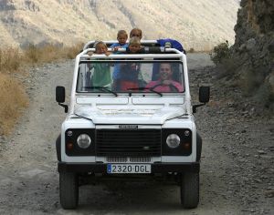 13-08-2006 SHOWBIZZ; FRANS BAUER EN FAMILIE OP VAKANTIE IN SPANJE. Frans_ Mariska en de kinderen waren heerlijk op vakantie op de Canarische Eilanden. Na een zeer drukke periode voor Frans was het tijd om te genieten van zijn gezin.Wij waren erbij en maakte een prachtige fotoreportage. Deze week het exclusieve verhaal in de Prive.
foto: Albert den Iseger.