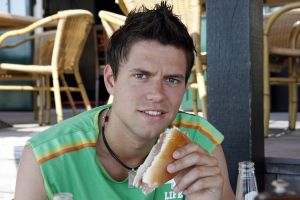 05-08-2006 SHOWBIZZ; NICK EN SIMON HEBBEN WATER PLEZIER IN VOLENDAM.Even een dagje vrij voor het succesduo Nick en Simon oftewel de dikke vrienden van Jan Smit.Het is zo onwijs druk met van alles en nog wat dat we vandaag even een dagje het water opgaan om te genieten van het mooie weer en wat op krachten komen voor de aankomende tijd.Lekker even spelen met een speedboat en waterskieen op het Ijsselmeer.
foto: Albert den Iseger.
