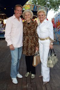 31-07-2007 SHOWBIZZ; PREMIERE VAN CIRCUS HERMAN RENZ TE AMSTERDAM. Vele circus vrienden waren op de premiere van het nieuwe programma van het circus Renz team.
foto: Albert den Iseger