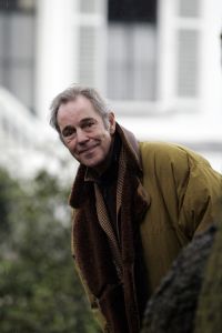 17-08-2007 SHOWBIZZ; DE 65 JARIGE JOS BRINK OVERLEDEN. Jos Brink is vanmiddag in het ziekenhuis van Amsterdam overleden. Hij is 65 jaar geworden. Eind vorige maand werd er darmkanker ondekt met uitzaaingen oa. in de longen en been. 
Jos Brink werd op 19 juni 1942 in Heiloo geboren. Hij verwierf grote bekendheid als acteur,schrijver,predikant, cabaretier,musicalster en tv presentator in die laatste hoedanigheid kuste hij Koningin Juliana publiekelijk wat in 1979 een sensatie was.
Dit jaar ging Jos nog met een team van weekblad Prive en veel vrienden op bezoek in paleis Soestdijk. Het werd een regenachtige maar humorvolle dag. Jos was de ster, de gastheer en de grote vertel meester. Deze dag zullen vele van zijn vrienden nooit meer vergeten.Dze dag zal onvergeetbaar zijn voor, Ronnie Tober, Anneke Gronloh,Willeke Alberti,Sandra Reemer zijn koepoekje, Anny Schilder,Corine Boon,Viola Holt, Benny Neyman,Saskia en Serge.Lodewijk Hoekstra,Evert Santegoeds, Jan Uriot en Ivonne Hoebe.
foto: Albert den Iseger.