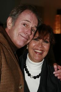 17-08-2007 SHOWBIZZ; DE 65 JARIGE JOS BRINK OVERLEDEN. Jos Brink is vanmiddag in het ziekenhuis van Amsterdam overleden. Hij is 65 jaar geworden. Eind vorige maand werd er darmkanker ondekt met uitzaaingen oa. in de longen en been. 
Jos Brink werd op 19 juni 1942 in Heiloo geboren. Hij verwierf grote bekendheid als acteur,schrijver,predikant, cabaretier,musicalster en tv presentator in die laatste hoedanigheid kuste hij Koningin Juliana publiekelijk wat in 1979 een sensatie was.
Dit jaar ging Jos nog met een team van weekblad Prive en veel vrienden op bezoek in paleis Soestdijk. Het werd een regenachtige maar humorvolle dag. Jos was de ster, de gastheer en de grote vertel meester. Deze dag zullen vele van zijn vrienden nooit meer vergeten.Dze dag zal onvergeetbaar zijn voor, Ronnie Tober, Anneke Gronloh,Willeke Alberti,Sandra Reemer zijn koepoekje, Anny Schilder,Corine Boon,Viola Holt, Benny Neyman,Saskia en Serge.Lodewijk Hoekstra,Evert Santegoeds, Jan Uriot en Ivonne Hoebe.
foto: Albert den Iseger.