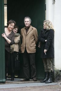 17-08-2007 SHOWBIZZ; DE 65 JARIGE JOS BRINK OVERLEDEN. Jos Brink is vanmiddag in het ziekenhuis van Amsterdam overleden. Hij is 65 jaar geworden. Eind vorige maand werd er darmkanker ondekt met uitzaaingen oa. in de longen en been. 
Jos Brink werd op 19 juni 1942 in Heiloo geboren. Hij verwierf grote bekendheid als acteur,schrijver,predikant, cabaretier,musicalster en tv presentator in die laatste hoedanigheid kuste hij Koningin Juliana publiekelijk wat in 1979 een sensatie was.
Dit jaar ging Jos nog met een team van weekblad Prive en veel vrienden op bezoek in paleis Soestdijk. Het werd een regenachtige maar humorvolle dag. Jos was de ster, de gastheer en de grote vertel meester. Deze dag zullen vele van zijn vrienden nooit meer vergeten.Dze dag zal onvergeetbaar zijn voor, Ronnie Tober, Anneke Gronloh,Willeke Alberti,Sandra Reemer zijn koepoekje, Anny Schilder,Corine Boon,Viola Holt, Benny Neyman,Saskia en Serge.Lodewijk Hoekstra,Evert Santegoeds, Jan Uriot en Ivonne Hoebe.
foto: Albert den Iseger.