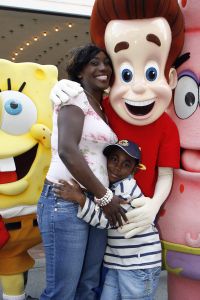 20-08-2007 SHOWBIZZ; NATASIA VAN DE GOUDEN KOOI EEN DAGJE OP STAP MET WEEKBLAD PRIVE. Natasia ging samen met zoon en vriendin op stap naar Movie World in Duitsland en deed een boekje open over haar leven na de Gouden Kooi.
foto: Albert den Iseger