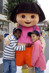20-08-2007 SHOWBIZZ; NATASIA VAN DE GOUDEN KOOI EEN DAGJE OP STAP MET WEEKBLAD PRIVE. Natasia ging samen met zoon en vriendin op stap naar Movie World in Duitsland en deed een boekje open over haar leven na de Gouden Kooi. 
foto: Albert den Iseger