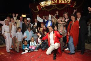 31-07-2007 SHOWBIZZ; PREMIERE VAN CIRCUS HERMAN RENZ TE AMSTERDAM. Vele circus vrienden waren op de premiere van het nieuwe programma van het circus Renz team.
foto: Albert den Iseger