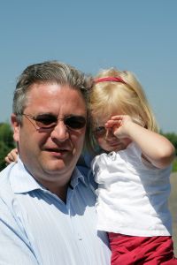 08-08-2007 SHOWBIZZ; PRINS LAURENT VAN BELGIE MET GEZIN OP VAKANTIE IN NEDERLAND. Prins Laurent van Belgie met prinses Claire en dochter Louise en tweeling Nicolas en Aymeric op vakantie in het prachtige zeeuwse land. Wij spraken Prins Laurent op zijn vakantie adres en maakten een mooie foto reportage. Het verhaal en de exclusieve foto s deze week in uw weekblad Prive nr.32.
foto: Albert den Iseger.