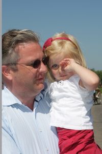 08-08-2007 SHOWBIZZ; PRINS LAURENT VAN BELGIE MET GEZIN OP VAKANTIE IN NEDERLAND. Prins Laurent van Belgie met prinses Claire en dochter Louise en tweeling Nicolas en Aymeric op vakantie in het prachtige zeeuwse land. Wij spraken Prins Laurent op zijn vakantie adres en maakten een mooie foto reportage. Het verhaal en de exclusieve foto s deze week in uw weekblad Prive nr.32.
foto: Albert den Iseger.