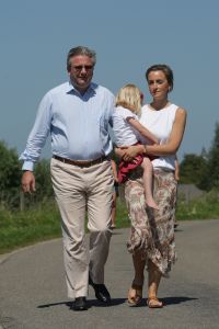 08-08-2007 SHOWBIZZ; PRINS LAURENT VAN BELGIE MET GEZIN OP VAKANTIE IN NEDERLAND. Prins Laurent van Belgie met prinses Claire en dochter Louise en tweeling Nicolas en Aymeric op vakantie in het prachtige zeeuwse land. Wij spraken Prins Laurent op zijn vakantie adres en maakten een mooie foto reportage. Het verhaal en de exclusieve foto s deze week in uw weekblad Prive nr.32.
foto: Albert den Iseger.