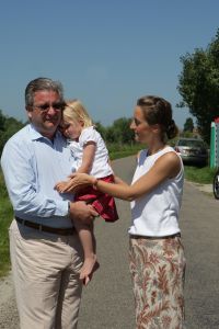 08-08-2007 SHOWBIZZ; PRINS LAURENT VAN BELGIE MET GEZIN OP VAKANTIE IN NEDERLAND. Prins Laurent van Belgie met prinses Claire en dochter Louise en tweeling Nicolas en Aymeric op vakantie in het prachtige zeeuwse land. Wij spraken Prins Laurent op zijn vakantie adres en maakten een mooie foto reportage. Het verhaal en de exclusieve foto s deze week in uw weekblad Prive nr.32.
foto: Albert den Iseger.