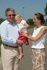 08-08-2007 SHOWBIZZ; PRINS LAURENT VAN BELGIE MET GEZIN OP VAKANTIE IN NEDERLAND. Prins Laurent van Belgie met prinses Claire en dochter Louise en tweeling Nicolas en Aymeric op vakantie in het prachtige zeeuwse land. Wij spraken Prins Laurent op zijn vakantie adres en maakten een mooie foto reportage. Het verhaal en de exclusieve foto s deze week in uw weekblad Prive nr.32.
foto: Albert den Iseger.