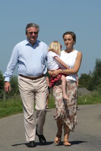 08-08-2007 SHOWBIZZ; PRINS LAURENT VAN BELGIE MET GEZIN OP VAKANTIE IN NEDERLAND. Prins Laurent van Belgie met prinses Claire en dochter Louise en tweeling Nicolas en Aymeric op vakantie in het prachtige zeeuwse land. Wij spraken Prins Laurent op zijn vakantie adres en maakten een mooie foto reportage. Het verhaal en de exclusieve foto s deze week in uw weekblad Prive nr.32.
foto: Albert den Iseger.