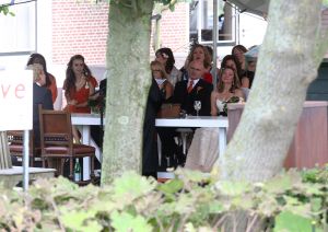 28-08-2008 SHOWBIZZ; PHIL COLLINS DOCHTER JOELEY TROUWT IN LEIDEN MET STEFAN BUITELAAR. De huwelijksplechtigheid was in Restaurant De Enghelberta Hoeve te Leiden. Vele buitenlandse gasten waren aanwezig oa. de ex van Phil Collins- zijn zoon - dochter en zijn beide laatste kinderen Nicolas van 6 jaar en Matthew van 4 jaar. Na de bruiloft ging het hele gezelschap varen door de Leidse grachten.
foto: Albert den Iseger.