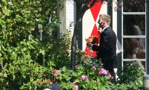28-08-2008 SHOWBIZZ; PHIL COLLINS DOCHTER JOELEY TROUWT IN LEIDEN MET STEFAN BUITELAAR. De huwelijksplechtigheid was in Restaurant De Enghelberta Hoeve te Leiden. Vele buitenlandse gasten waren aanwezig oa. de ex van Phil Collins- zijn zoon - dochter en zijn beide laatste kinderen Nicolas van 6 jaar en Matthew van 4 jaar. Na de bruiloft ging het hele gezelschap varen door de Leidse grachten.
foto: Albert den Iseger.