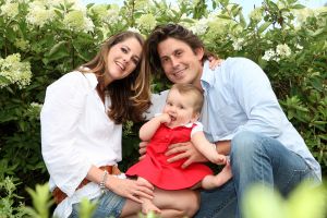 23-08-2008 SHOWBIZZ; LODEWIJK HOEKSTRA MET VROUW EN DOCHTER MEER DAN GELUKKIG. De tuinman van het tv programma eigen huis en tuin is meer dan gelukkig met zijn vrouw Kristel en dochter Dize. Heerlijk in mijn spaarzame vrije tijd lekker met vrouw en dochter uit of lekker wandelen. We hebben pas een nieuw huis gekocht in het Gooi waar we van de winter naar toe zullen verhuizen, er moet nog het een en ander aan verbouwd worden en natuurlijk komt er dan een pracht van een tuin bij.
foto: Albert den Iseger.