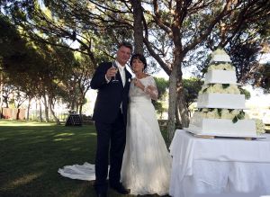 13-08-2008 SHOWBIZZ; LOUIS VAN GAAL EN TRUUS  OPMEER TROUWEN IN DE ALGARVE PORTUGAL. Voetbal trainer Louis van Gaal is vrijdag jl. getrouwd met Truus Opmeer. De AZ trainer gaf zijn ja woord in de Algarve. Het paar werd in het echt verbonden door vriend Harry Groen  burgemeester van Noordwijk. Zijn dochters mochten hun vader symbolische weggeven. Het bruidspaar vormen al 12 en half  jaar een hecht koppel. Prive was er bij en deze week exclusief de foto s in uw weekblad.
foto: Albert den Iseger.13-08-2008 SHOWBIZZ; LOUIS VAN GAAL EN TRUUS  OPMEER TROUWEN IN DE ALGARVE PORTUGAL. Voetbal trainer Louis van Gaal is vrijdag jl. getrouwd met Truus Opmeer. De AZ trainer gaf zijn ja woord in de Algarve. Het paar werd in het echt verbonden door vriend Harry Groen  burgemeester van Noordwijk. Zijn dochters mochten hun vader symbolische weggeven. Het bruidspaar vormen al 12 en half  jaar een hecht koppel. Prive was er bij en deze week exclusief de foto s in uw weekblad.
foto: Albert den Iseger.13-08-2008 SHOWBIZZ; LOUIS VAN GAAL EN TRUUS  OPMEER TROUWEN IN DE ALGARVE PORTUGAL. Voetbal trainer Louis van Gaal is vrijdag jl. getrouwd met Truus Opmeer. De AZ trainer gaf zijn ja woord in de Algarve. Het paar werd in het echt verbonden door vriend Harry Groen  burgemeester van Noordwijk. Zijn dochters mochten hun vader symbolische weggeven. Het bruidspaar vormen al 12 en half  jaar een hecht koppel. Prive was er bij en deze week exclusief de foto s in uw weekblad.
foto: Albert den Iseger.13-08-2008 SHOWBIZZ; LOUIS VAN GAAL EN TRUUS  OPMEER TROUWEN IN DE ALGARVE PORTUGAL. Voetbal trainer Louis van Gaal is vrijdag jl. getrouwd met Truus Opmeer. De AZ trainer gaf zijn ja woord in de Algarve. Het paar werd in het echt verbonden door vriend Harry Groen  burgemeester van Noordwijk. Zijn dochters mochten hun vader symbolische weggeven. Het bruidspaar vormen al 12 en half  jaar een hecht koppel. Prive was er bij en deze week exclusief de foto s in uw weekblad.
foto: Albert den Iseger.13-08-2008 SHOWBIZZ; LOUIS VAN GAAL EN TRUUS  OPMEER TROUWEN IN DE ALGARVE PORTUGAL. Voetbal trainer Louis van Gaal is vrijdag jl. getrouwd met Truus Opmeer. De AZ trainer gaf zijn ja woord in de Algarve. Het paar werd in het echt verbonden door vriend Harry Groen  burgemeester van Noordwijk. Zijn dochters mochten hun vader symbolische weggeven. Het bruidspaar vormen al 12 en half  jaar een hecht koppel. Prive was er bij en deze week exclusief de foto s in uw weekblad.
foto: Albert den Iseger.13-08-2008 SHOWBIZZ; LOUIS VAN GAAL EN TRUUS  OPMEER TROUWEN IN DE ALGARVE PORTUGAL. Voetbal trainer Louis van Gaal is vrijdag jl. getrouwd met Truus Opmeer. De AZ trainer gaf zijn ja woord in de Algarve. Het paar werd in het echt verbonden door vriend Harry Groen  burgemeester van Noordwijk. Zijn dochters mochten hun vader symbolische weggeven. Het bruidspaar vormen al 12 en half  jaar een hecht koppel. Prive was er bij en deze week exclusief de foto s in uw weekblad.
foto: Albert den Iseger.13-08-2008 SHOWBIZZ; LOUIS VAN GAAL EN TRUUS  OPMEER TROUWEN IN DE ALGARVE PORTUGAL. Voetbal trainer Louis van Gaal is vrijdag jl. getrouwd met Truus Opmeer. De AZ trainer gaf zijn ja woord in de Algarve. Het paar werd in het echt verbonden door vriend Harry Groen  burgemeester van Noordwijk. Zijn dochters mochten hun vader symbolische weggeven. Het bruidspaar vormen al 12 en half  jaar een hecht koppel. Prive was er bij en deze week exclusief de foto s in uw weekblad.
foto: Albert den Iseger.13-08-2008 SHOWBIZZ; LOUIS VAN GAAL EN TRUUS  OPMEER TROUWEN IN DE ALGARVE PORTUGAL. Voetbal trainer Louis van Gaal is vrijdag jl. getrouwd met Truus Opmeer. De AZ trainer gaf zijn ja woord in de Algarve. Het paar werd in het echt verbonden door vriend Harry Groen  burgemeester van Noordwijk. Zijn dochters mochten hun vader symbolische weggeven. Het bruidspaar vormen al 12 en half  jaar een hecht koppel. Prive was er bij en deze week exclusief de foto s in uw weekblad.
foto: Albert den Iseger.13-08-2008 SHOWBIZZ; LOUIS VAN GAAL EN TRUUS  OPMEER TROUWEN IN DE ALGARVE PORTUGAL. Voetbal trainer Louis van Gaal is vrijdag jl. getrouwd met Truus Opmeer. De AZ trainer gaf zijn ja woord in de Algarve. Het paar werd in het echt verbonden door vriend Harry Groen  burgemeester van Noordwijk. Zijn dochters mochten hun vader symbolische weggeven. Het bruidspaar vormen al 12 en half  jaar een hecht koppel. Prive was er bij en deze week exclusief de foto s in uw weekblad.
foto: Albert den Iseger.13-08-2008 SHOWBIZZ; LOUIS VAN GAAL EN TRUUS  OPMEER TROUWEN IN DE ALGARVE PORTUGAL. Voetbal trainer Louis van Gaal is vrijdag jl. getrouwd met Truus Opmeer. De AZ trainer gaf zijn ja woord in de Algarve. Het paar werd in het echt verbonden door vriend Harry Groen  burgemeester van Noordwijk. Zijn dochters mochten hun vader symbolische weggeven. Het bruidspaar vormen al 12 en half  jaar een hecht koppel. Prive was er bij en deze week exclusief de foto s in uw weekblad.
foto: Albert den Iseger.13-08-2008 SHOWBIZZ; LOUIS VAN GAAL EN TRUUS  OPMEER TROUWEN IN DE ALGARVE PORTUGAL. Voetbal trainer Louis van Gaal is vrijdag jl. getrouwd met Truus Opmeer. De AZ trainer gaf zijn ja woord in de Algarve. Het paar werd in het echt verbonden door vriend Harry Groen  burgemeester van Noordwijk. Zijn dochters mochten hun vader symbolische weggeven. Het bruidspaar vormen al 12 en half  jaar een hecht koppel. Prive was er bij en deze week exclusief de foto s in uw weekblad.
foto: Albert den Iseger.13-08-2008 SHOWBIZZ; LOUIS VAN GAAL EN TRUUS  OPMEER TROUWEN IN DE ALGARVE PORTUGAL. Voetbal trainer Louis van Gaal is vrijdag jl. getrouwd met Truus Opmeer. De AZ trainer gaf zijn ja woord in de Algarve. Het paar werd in het echt verbonden door vriend Harry Groen  burgemeester van Noordwijk. Zijn dochters mochten hun vader symbolische weggeven. Het bruidspaar vormen al 12 en half  jaar een hecht koppel. Prive was er bij en deze week exclusief de foto s in uw weekblad.
foto: Albert den Iseger.