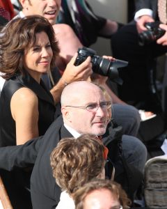 28-08-2008 SHOWBIZZ; PHIL COLLINS DOCHTER JOELEY TROUWT IN LEIDEN MET STEFAN BUITELAAR. De huwelijksplechtigheid was in Restaurant De Enghelberta Hoeve te Leiden. Vele buitenlandse gasten waren aanwezig oa. de ex van Phil Collins- zijn zoon - dochter en zijn beide laatste kinderen Nicolas van 6 jaar en Matthew van 4 jaar. Na de bruiloft ging het hele gezelschap varen door de Leidse grachten.
foto: Albert den Iseger.