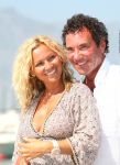 07-08-2008 SHOWBIZZ; RONNEY ROSENBAUM EN TATJANA SIMIC EEN VERLIEFD PAAR DIE HOPEN ALSNOG OP EEN LIEFDESBABY. Wij waren op visite bij het verliefde paar in Marbella en genoten van hun gastvrijheid en hun oprechte verhaal dat deze week in uw weekblad Prive word gepubliceerd.
foto: Albert den Iseger.