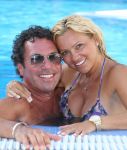 07-08-2008 SHOWBIZZ; RONNEY ROSENBAUM EN TATJANA SIMIC EEN VERLIEFD PAAR DIE HOPEN ALSNOG OP EEN LIEFDESBABY. Wij waren op visite bij het verliefde paar in Marbella en genoten van hun gastvrijheid en hun oprechte verhaal dat deze week in uw weekblad Prive word gepubliceerd.
foto: Albert den Iseger.