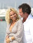 07-08-2008 SHOWBIZZ; RONNEY ROSENBAUM EN TATJANA SIMIC EEN VERLIEFD PAAR DIE HOPEN ALSNOG OP EEN LIEFDESBABY. Wij waren op visite bij het verliefde paar in Marbella en genoten van hun gastvrijheid en hun oprechte verhaal dat deze week in uw weekblad Prive word gepubliceerd.
foto: Albert den Iseger.