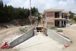 30-08-2009 SHOWBIZZ; CORRY KONINGS BOUWT ER OP LOS IN SPANJE. Haar nwe huis krijgt al de vorm van een echt paleisje, een super huis. Een prachtige lokatie met uitzicht op het azuur blauwe water. Corry is er druk mee bezig en het huis moet eind van dit jaar klaar zijn.
foto: Albert den Iseger