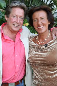 20-08-2009 SHOWBIZZ; VERLIEFD OP MARA EN SAMEN ZWANGER AAN DE COSTA DEL SOL. Renzo Kazan en zijn Mara zijn dolgelukkig en super verliefd, wij troffen het stel wandelend aan op het strand in Cabopino. Gezellig gingen wij samen even wat drinken en Barbara Plugge tekende een verliefd verhaal op wat deze week in uw weekblad Prive staat uitaard met exclusieve foto-s van het verliefde stel en de rest van de familie Kazan die weer helemaal TOP zijn aan de Spaanse Costa-s en ook binnenkort aan een Nederlandse tournee beginnen.
foto: Albert den Iseger.