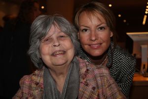 30-08-2009 SHOWBIZZ; MOEDER VAN MICKY HOOGENDIJK OVERLEDEN. De moeder van Micky Hoogendijk is dondernacht overleden na lang ziek te zijn geweest van een nieraandoening. Micky die in San Francisco verbleef bij haar nwe liefde Adam Curry was vorige week al overgevlogen om de laatste dagen bij haar moeder te zijn.
foto: Albert den Iseger