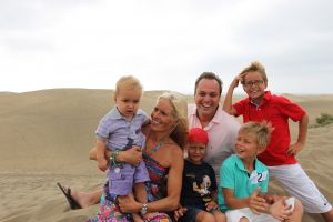 13-08-2010 SHOWBIZZ; FAMILIE BAUER OP VAKANTIE NAAR CAN. EILANDEN.
foto: Albert den Iseger.