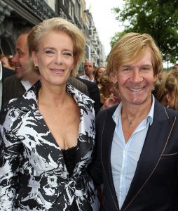 09-08-2010 SHOWBIZZ; CRAZY SHOPPING PREMIERE IN CARRE AMSTERDAM. Het schijnt de verrassing te worden van dit seizoen CRAZY SHOPPING de musical. Met oa. Miranda van Kralingen-Antje Montero-Casey Francisco-Carolina Mout en Tony Neef. Een Hilarische show die je blij moet maken. De kritieken waren niet al te best voor deze vooral verrassende musical.
foto: Albert den Iseger