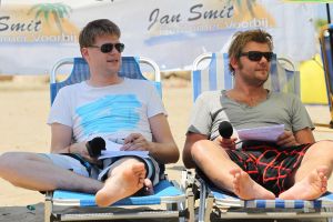19-08-2010 SHOWBIZZ; DE ZOMER VOORBIJ MET JAN SMIT  NICK&SIMON EN DE 3 JS. Op het Griekse Kreta waren de opname s voor het Tros programma Jan Smit de Zomer Voorbij. Het was vooral dolle pret en veel muziek aan boord van de gehuurde drie master. Diverse gasten werden ingevlogen en maakten deel uit van het zomerse Volendamse gevoel wat ze echter niet gauw meer zullen vergeten. Deze week het zomerse Griekse verhaal in weekblad Prive. De zomer voorbij met Jan Smit en zijn muzikale vrienden is vanaf 12 September te zien bij de Tros.
foto: Albert den Iseger