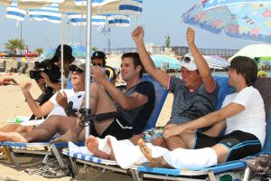 19-08-2010 SHOWBIZZ; DE ZOMER VOORBIJ MET JAN SMIT  NICK&SIMON EN DE 3 JS. Op het Griekse Kreta waren de opname s voor het Tros programma Jan Smit de Zomer Voorbij. Het was vooral dolle pret en veel muziek aan boord van de gehuurde drie master. Diverse gasten werden ingevlogen en maakten deel uit van het zomerse Volendamse gevoel wat ze echter niet gauw meer zullen vergeten. Deze week het zomerse Griekse verhaal in weekblad Prive. De zomer voorbij met Jan Smit en zijn muzikale vrienden is vanaf 12 September te zien bij de Tros.
foto: Albert den Iseger