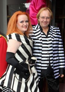 09-08-2010 SHOWBIZZ; CRAZY SHOPPING PREMIERE IN CARRE AMSTERDAM. Het schijnt de verrassing te worden van dit seizoen CRAZY SHOPPING de musical. Met oa. Miranda van Kralingen-Antje Montero-Casey Francisco-Carolina Mout en Tony Neef. Een Hilarische show die je blij moet maken. De kritieken waren niet al te best voor deze vooral verrassende musical.
foto: Albert den Iseger