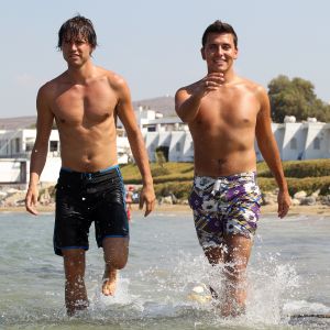 19-08-2010 SHOWBIZZ; DE ZOMER VOORBIJ MET JAN SMIT  NICK&SIMON EN DE 3 JS. Op het Griekse Kreta waren de opname s voor het Tros programma Jan Smit de Zomer Voorbij. Het was vooral dolle pret en veel muziek aan boord van de gehuurde drie master. Diverse gasten werden ingevlogen en maakten deel uit van het zomerse Volendamse gevoel wat ze echter niet gauw meer zullen vergeten. Deze week het zomerse Griekse verhaal in weekblad Prive. De zomer voorbij met Jan Smit en zijn muzikale vrienden is vanaf 12 September te zien bij de Tros.
foto: Albert den Iseger