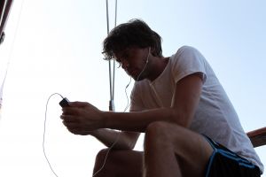 19-08-2010 SHOWBIZZ; DE ZOMER VOORBIJ MET JAN SMIT  NICK&SIMON EN DE 3 JS. Op het Griekse Kreta waren de opname s voor het Tros programma Jan Smit de Zomer Voorbij. Het was vooral dolle pret en veel muziek aan boord van de gehuurde drie master. Diverse gasten werden ingevlogen en maakten deel uit van het zomerse Volendamse gevoel wat ze echter niet gauw meer zullen vergeten. Deze week het zomerse Griekse verhaal in weekblad Prive. De zomer voorbij met Jan Smit en zijn muzikale vrienden is vanaf 12 September te zien bij de Tros.
foto: Albert den Iseger