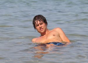 19-08-2010 SHOWBIZZ; DE ZOMER VOORBIJ MET JAN SMIT  NICK&SIMON EN DE 3 JS. Op het Griekse Kreta waren de opname s voor het Tros programma Jan Smit de Zomer Voorbij. Het was vooral dolle pret en veel muziek aan boord van de gehuurde drie master. Diverse gasten werden ingevlogen en maakten deel uit van het zomerse Volendamse gevoel wat ze echter niet gauw meer zullen vergeten. Deze week het zomerse Griekse verhaal in weekblad Prive. De zomer voorbij met Jan Smit en zijn muzikale vrienden is vanaf 12 September te zien bij de Tros.
foto: Albert den Iseger