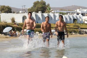 19-08-2010 SHOWBIZZ; DE ZOMER VOORBIJ MET JAN SMIT  NICK&SIMON EN DE 3 JS. Op het Griekse Kreta waren de opname s voor het Tros programma Jan Smit de Zomer Voorbij. Het was vooral dolle pret en veel muziek aan boord van de gehuurde drie master. Diverse gasten werden ingevlogen en maakten deel uit van het zomerse Volendamse gevoel wat ze echter niet gauw meer zullen vergeten. Deze week het zomerse Griekse verhaal in weekblad Prive. De zomer voorbij met Jan Smit en zijn muzikale vrienden is vanaf 12 September te zien bij de Tros.
foto: Albert den Iseger