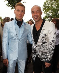 09-08-2010 SHOWBIZZ; CRAZY SHOPPING PREMIERE IN CARRE AMSTERDAM. Het schijnt de verrassing te worden van dit seizoen CRAZY SHOPPING de musical. Met oa. Miranda van Kralingen-Antje Montero-Casey Francisco-Carolina Mout en Tony Neef. Een Hilarische show die je blij moet maken. De kritieken waren niet al te best voor deze vooral verrassende musical.
foto: Albert den Iseger