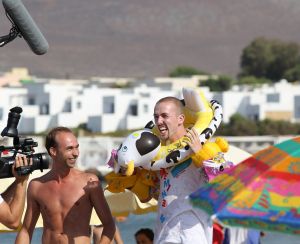 19-08-2010 SHOWBIZZ; DE ZOMER VOORBIJ MET JAN SMIT  NICK&SIMON EN DE 3 JS. Op het Griekse Kreta waren de opname s voor het Tros programma Jan Smit de Zomer Voorbij. Het was vooral dolle pret en veel muziek aan boord van de gehuurde drie master. Diverse gasten werden ingevlogen en maakten deel uit van het zomerse Volendamse gevoel wat ze echter niet gauw meer zullen vergeten. Deze week het zomerse Griekse verhaal in weekblad Prive. De zomer voorbij met Jan Smit en zijn muzikale vrienden is vanaf 12 September te zien bij de Tros.
foto: Albert den Iseger