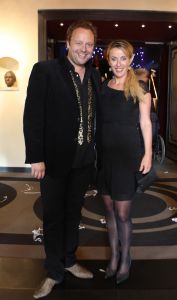 03-08-2011 SHOWBIZZ; CIRCUS HURRICANE IS HANS KLOK_S  NIEUWE UITDAGING IN THEATER CARRE. In samenwerking met STARDUST CIRCUS INTERNATIONAL BV. van Henk van der Meijden en Monica Strotrman presenteerd Hans Klok elke avond een waanzigge magic show. Zondag 31 Juli was de premiere en vele bekenden kwamen even naar de MAGIC Show van Hans.
foto: Albert den Iseger