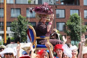 12-08-2012 SHOWBIZZ; GAY PRIDE DOOR AMSTERDAMSE GRACHTEN  WEER DAVEREND SUCCES.
foto: Albert den Iseger
