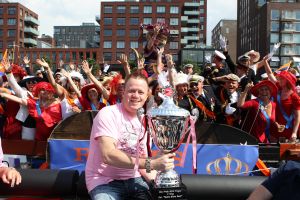 12-08-2012 SHOWBIZZ; GAY PRIDE DOOR AMSTERDAMSE GRACHTEN  WEER DAVEREND SUCCES.
foto: Albert den Iseger