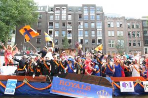 12-08-2012 SHOWBIZZ; GAY PRIDE DOOR AMSTERDAMSE GRACHTEN  WEER DAVEREND SUCCES.
foto: Albert den Iseger