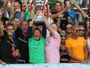 12-08-2012 SHOWBIZZ; GAY PRIDE DOOR AMSTERDAMSE GRACHTEN  WEER DAVEREND SUCCES.
foto: Albert den Iseger