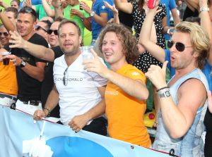 12-08-2012 SHOWBIZZ; GAY PRIDE DOOR AMSTERDAMSE GRACHTEN  WEER DAVEREND SUCCES.
foto: Albert den Iseger