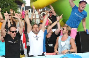 12-08-2012 SHOWBIZZ; GAY PRIDE DOOR AMSTERDAMSE GRACHTEN  WEER DAVEREND SUCCES.
foto: Albert den Iseger