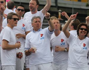 12-08-2012 SHOWBIZZ; GAY PRIDE DOOR AMSTERDAMSE GRACHTEN  WEER DAVEREND SUCCES.
foto: Albert den Iseger