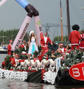 12-08-2012 SHOWBIZZ; GAY PRIDE DOOR AMSTERDAMSE GRACHTEN  WEER DAVEREND SUCCES.
foto: Albert den Iseger