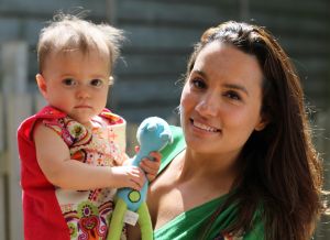 15-08-2012 SHOWBIZZ; MONICA-LOUISE DOCHTER VAN ROB KAMPHUES EN MONA LIZA MACHADO ALWEER 1 JAAR. Groot feest was het is Den Haag, de dochter van Rob Kamphues werd een jaar. Helaas heeft ze haar vader nog nooit ontmoet, geen kaartje, geen cadeau en geen felicitatie van Rob Kamphues voor haar eerste verjaardag. Deze week het hele verhaal in weekblad Prive.
foto: Albert den Iseger.