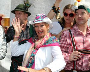 12-08-2012 SHOWBIZZ; GAY PRIDE DOOR AMSTERDAMSE GRACHTEN  WEER DAVEREND SUCCES.
foto: Albert den Iseger