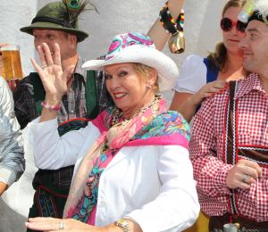 12-08-2012 SHOWBIZZ; GAY PRIDE DOOR AMSTERDAMSE GRACHTEN  WEER DAVEREND SUCCES.
foto: Albert den Iseger